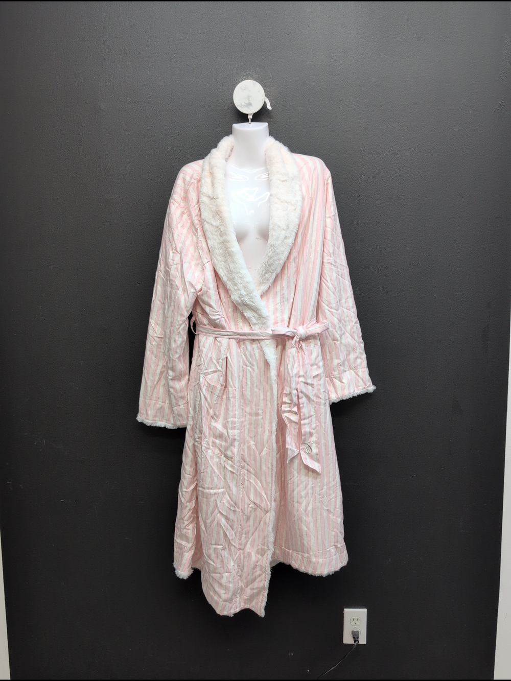 Victoria Secret Cozy Flannel Plush Reversible Robe M/L Pink Signature Stripes